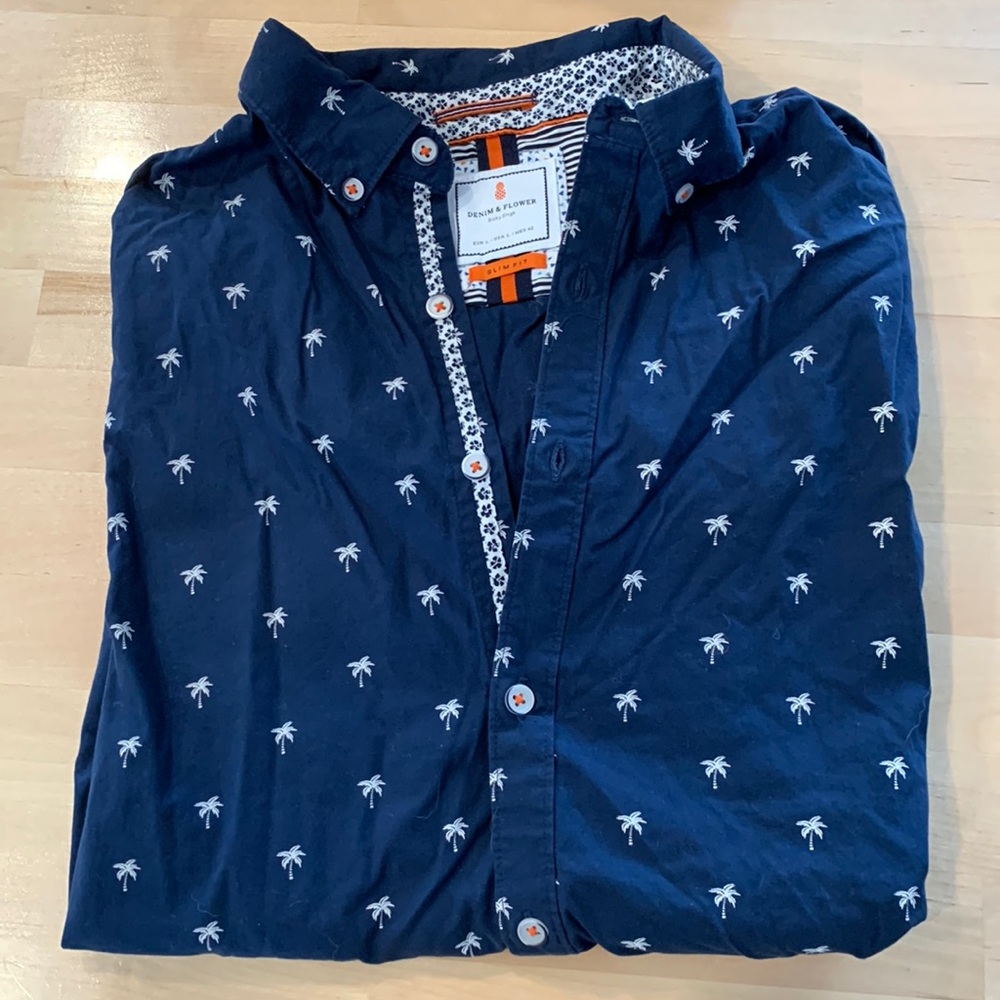 Slim fit short sleeve large button down